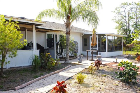 House in Holiday, Florida 3 bedrooms, 144.93 sq.m. № 1775671 - photo 9
