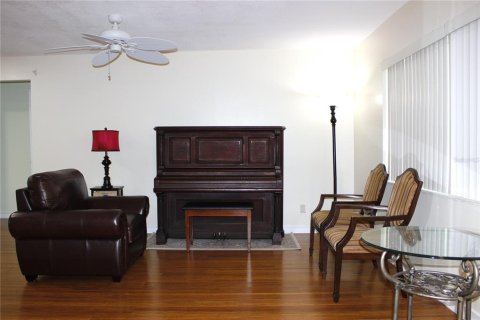 House in Holiday, Florida 3 bedrooms, 144.93 sq.m. № 1775671 - photo 21