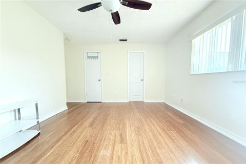 House in Holiday, Florida 3 bedrooms, 144.93 sq.m. № 1775671 - photo 30