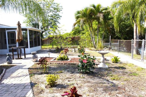 House in Holiday, Florida 3 bedrooms, 144.93 sq.m. № 1775671 - photo 8