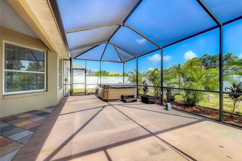 House in Winter Haven, Florida 4 bedrooms, 182.09 sq.m. № 2212149 - photo 15