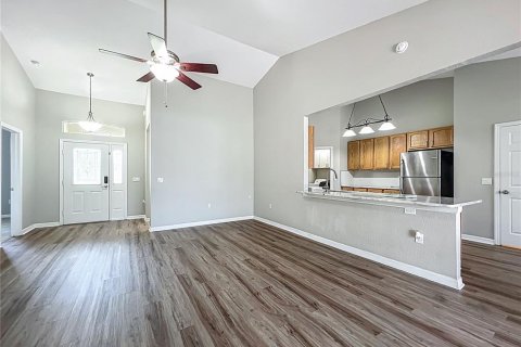 House in Winter Haven, Florida 4 bedrooms, 182.09 sq.m. № 2212149 - photo 21