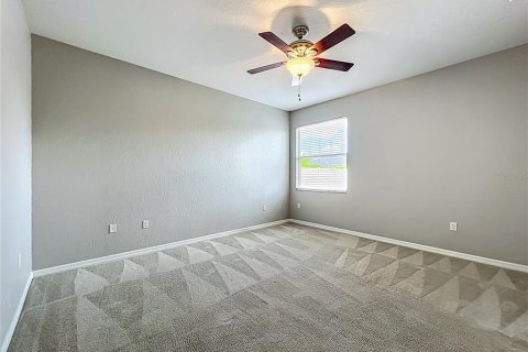 House in Winter Haven, Florida 4 bedrooms, 182.09 sq.m. № 2212149 - photo 10