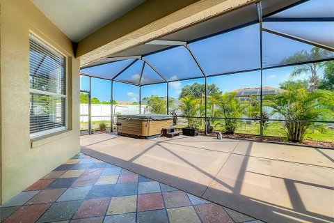 House in Winter Haven, Florida 4 bedrooms, 182.09 sq.m. № 2212149 - photo 13