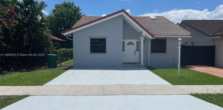 Дом в Майами, Флорида 3 спальни, 138.61м2 № 1957761