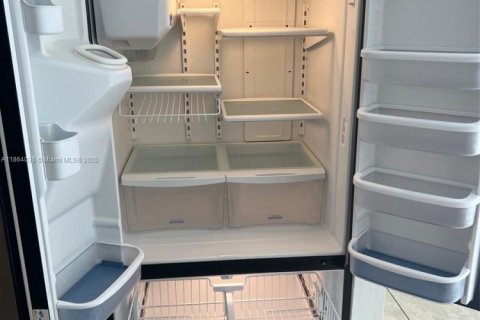 Снять в аренду виллу или дом в Майами, Флорида 3 спальни, 138.61м2, № 1957761 - фото 19