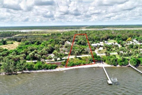 Terreno en St. Lucie, Florida № 2081466