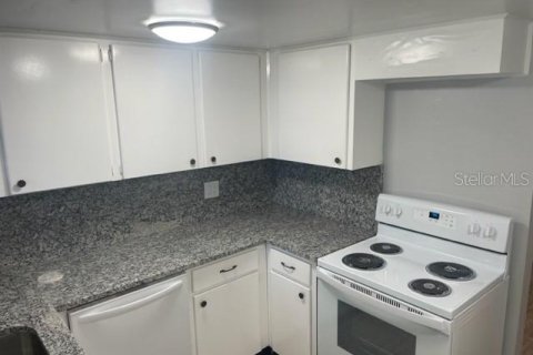 Снять в аренду квартиру в Беллеэйр Блафс, Флорида 7 комнат, 92.9м2, № 2116402 - фото 7