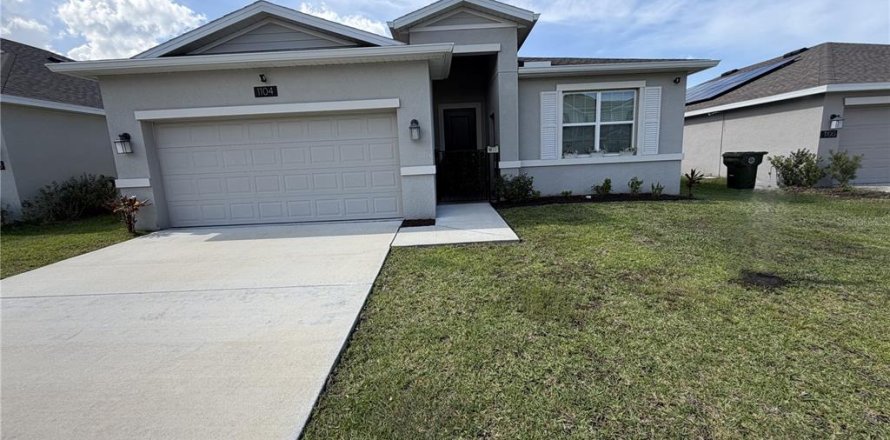House in Daytona Beach, Florida 4 bedrooms, 195.93 sq.m. № 2233991