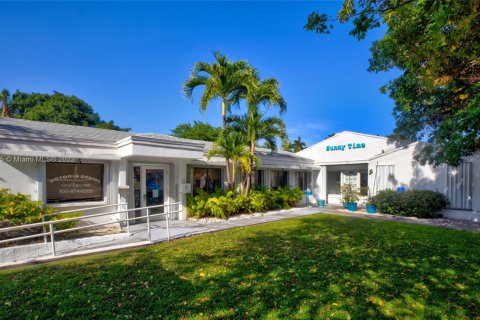 Immobilier commercial à vendre à Miami Beach, Floride № 1703464 - photo 1