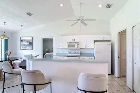 House in Rotonda, Florida 3 bedrooms, 167.69 sq.m. № 1800350 - photo 17