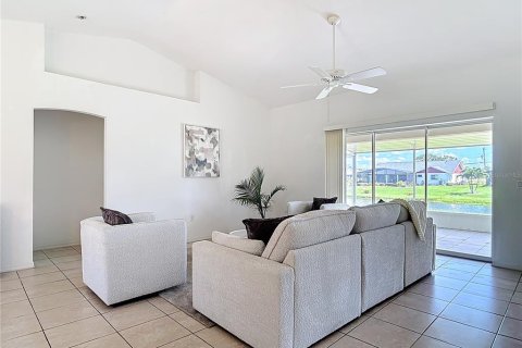 House in Rotonda, Florida 3 bedrooms, 167.69 sq.m. № 1800350 - photo 15
