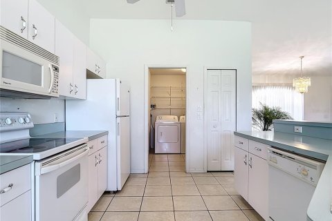 House in Rotonda, Florida 3 bedrooms, 167.69 sq.m. № 1800350 - photo 21