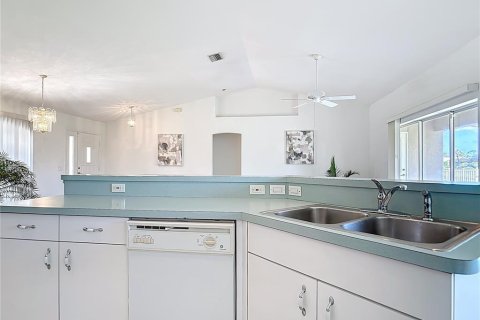 House in Rotonda, Florida 3 bedrooms, 167.69 sq.m. № 1800350 - photo 20