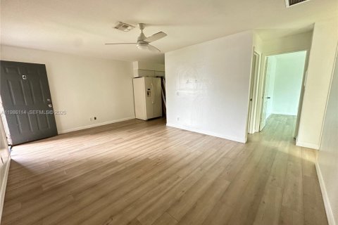 Квартира в Форт Майерс, Флорида 2 спальни, 60.39м2 № 2066824