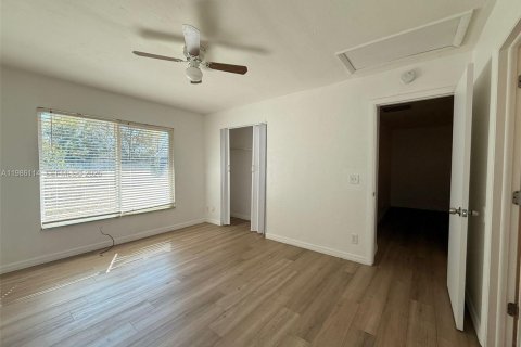 Снять в аренду квартиру в Форт Майерс, Флорида 2 спальни, 60.39м2, № 2066824 - фото 11