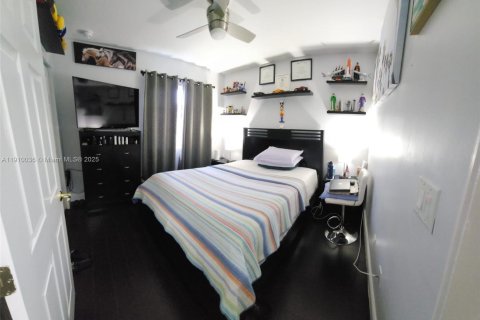 Adosado en venta en Miramar, Florida, 3 dormitorios, 137.59 m2 № 2035178 - foto 9