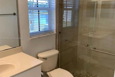 Villa ou maison à louer à Weston, Floride: 3 chambres, 122.26 m2 № 2045854 - photo 16