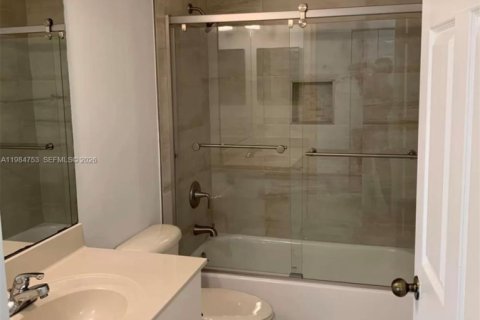 Villa ou maison à louer à Weston, Floride: 3 chambres, 122.26 m2 № 2045854 - photo 17