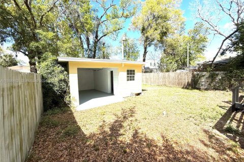 Villa ou maison à vendre à Tampa, Floride: 3 chambres, 106.47 m2 № 2047285 - photo 25