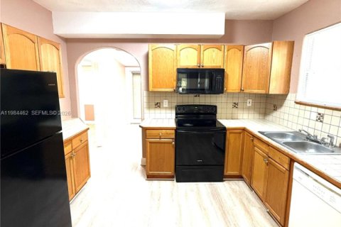 Villa ou maison à vendre à Tampa, Floride: 3 chambres, 106.47 m2 № 2047285 - photo 10