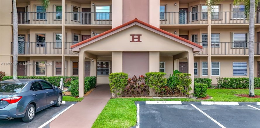 Condo in Pembroke Pines, Florida, 2 bedrooms  № 1750381
