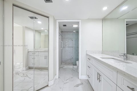 Condo in Pembroke Pines, Florida, 2 bedrooms  № 1750381 - photo 30