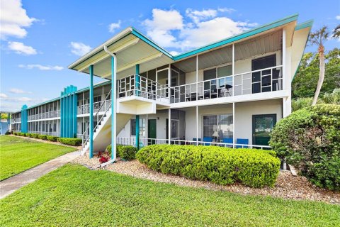 Condo in Lakeland, Florida, 2 bedrooms № 2232595