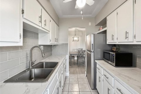 Condo in Lakeland, Florida, 2 bedrooms № 2232595 - photo 13