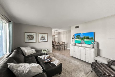Condo in Lakeland, Florida, 2 bedrooms № 2232595 - photo 3