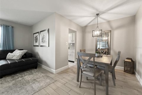 Condo in Lakeland, Florida, 2 bedrooms № 2232595 - photo 10