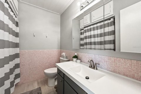 Condo in Lakeland, Florida, 2 bedrooms № 2232595 - photo 16