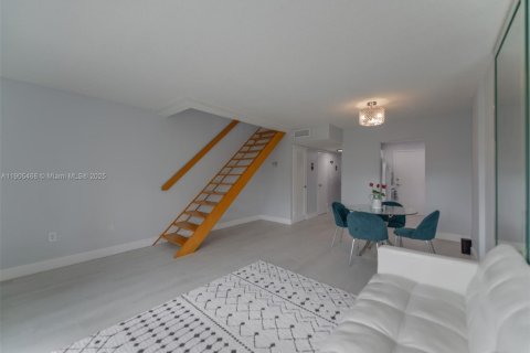Condominio en venta en Sunny Isles Beach, Florida, 1 dormitorio, 86.4 m2 № 2012220 - foto 4