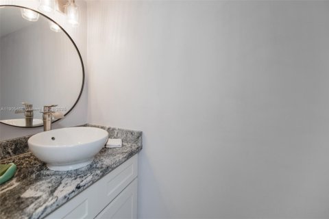 Condominio en venta en Sunny Isles Beach, Florida, 1 dormitorio, 86.4 m2 № 2012220 - foto 11