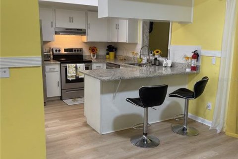 Propiedad comercial en venta en Valrico, Florida, 5 dormitorios, 189.15 m2 № 2108777 - foto 5
