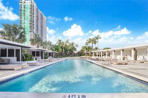 Condo in Miami, Florida, 2 bedrooms  № 1708545 - photo 23
