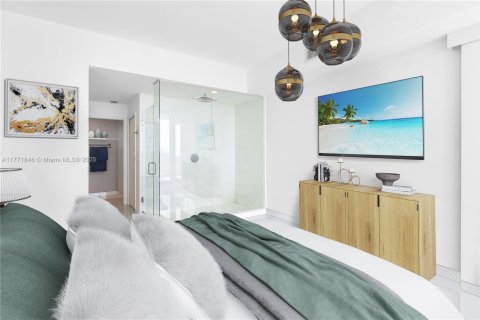 Condo in Miami, Florida, 2 bedrooms  № 1708545 - photo 13