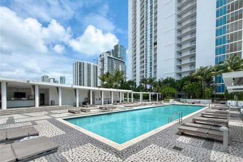 Condo in Miami, Florida, 2 bedrooms  № 1708545 - photo 24