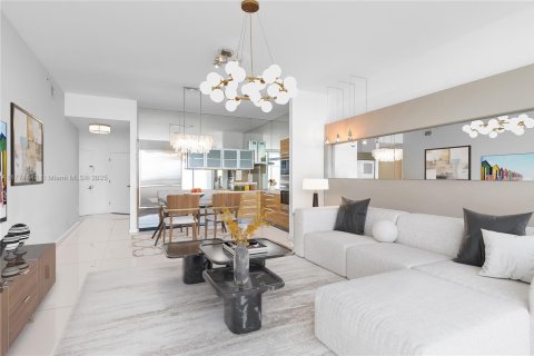 Condo in Miami, Florida, 2 bedrooms  № 1708545 - photo 3