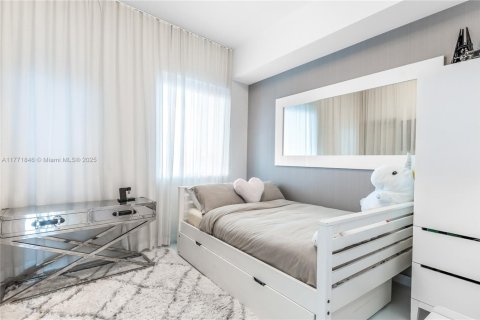 Condo in Miami, Florida, 2 bedrooms  № 1708545 - photo 17