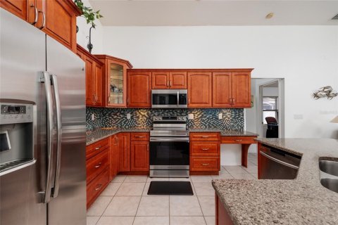 House in Palm Harbor, Florida 4 bedrooms, 202.16 sq.m. № 1883086 - photo 10