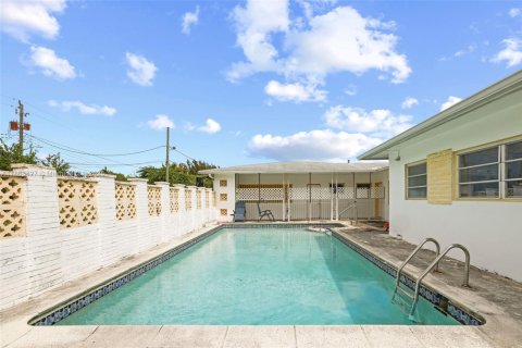 Terreno en venta en Miami Beach, Florida № 1891715 - foto 8