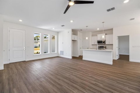 House in Palm Coast, Florida 3 bedrooms, 144.46 sq.m. № 1786676 - photo 6
