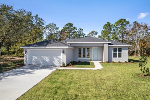 House in Palm Coast, Florida 3 bedrooms, 144.46 sq.m. № 1786676 - photo 1