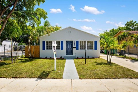 Casa en Dania Beach, Florida 3 dormitorios, 111.85 m2 № 2090752