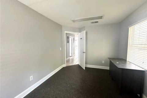 Propiedad comercial en alquiler en Kissimmee, Florida, 89.74 m2 № 1914760 - foto 8