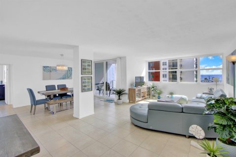Copropriété à vendre à Hollywood, Floride: 2 chambres, 116.31 m2 № 2370215 - photo 9