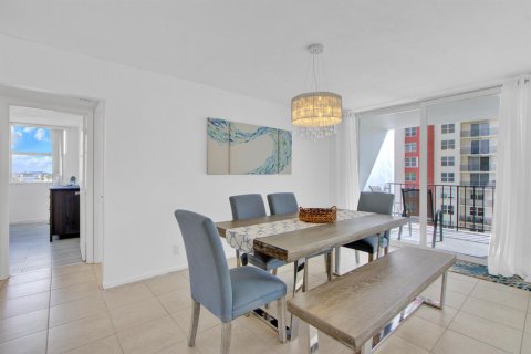 Copropriété à vendre à Hollywood, Floride: 2 chambres, 116.31 m2 № 2370215 - photo 22