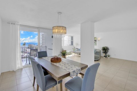 Copropriété à vendre à Hollywood, Floride: 2 chambres, 116.31 m2 № 2370215 - photo 23