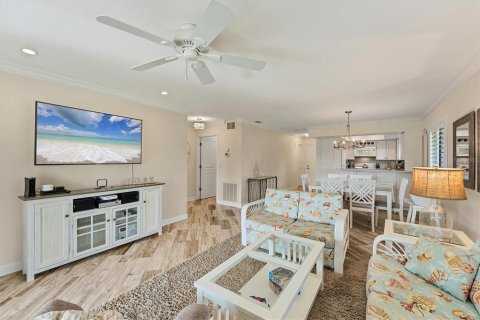 Condo in Bradenton, Florida, 2 bedrooms  № 1918363 - photo 7